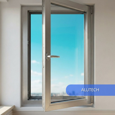 Одностворчатое окно из теплого алюминиевого профиля Alutech 900х1400 мм